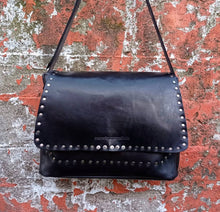 Cargar imagen en el visor de la galería, Bolso TACHAS