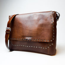 Cargar imagen en el visor de la galería, Bolso TACHAS