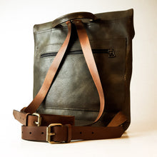 Cargar imagen en el visor de la galería, Mochila #CHLOE