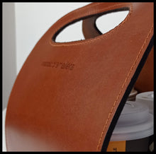 Cargar imagen en el visor de la galería, Portavasos de café #Nicolás.
